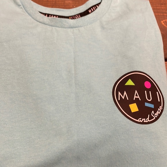 Maui & Sons Tee - Picture 4 of 4